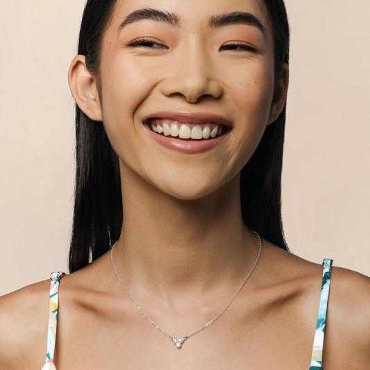 Clover Pearl Necklace