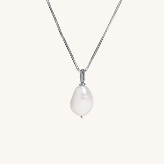 Bold Pearl Pendant Necklace
